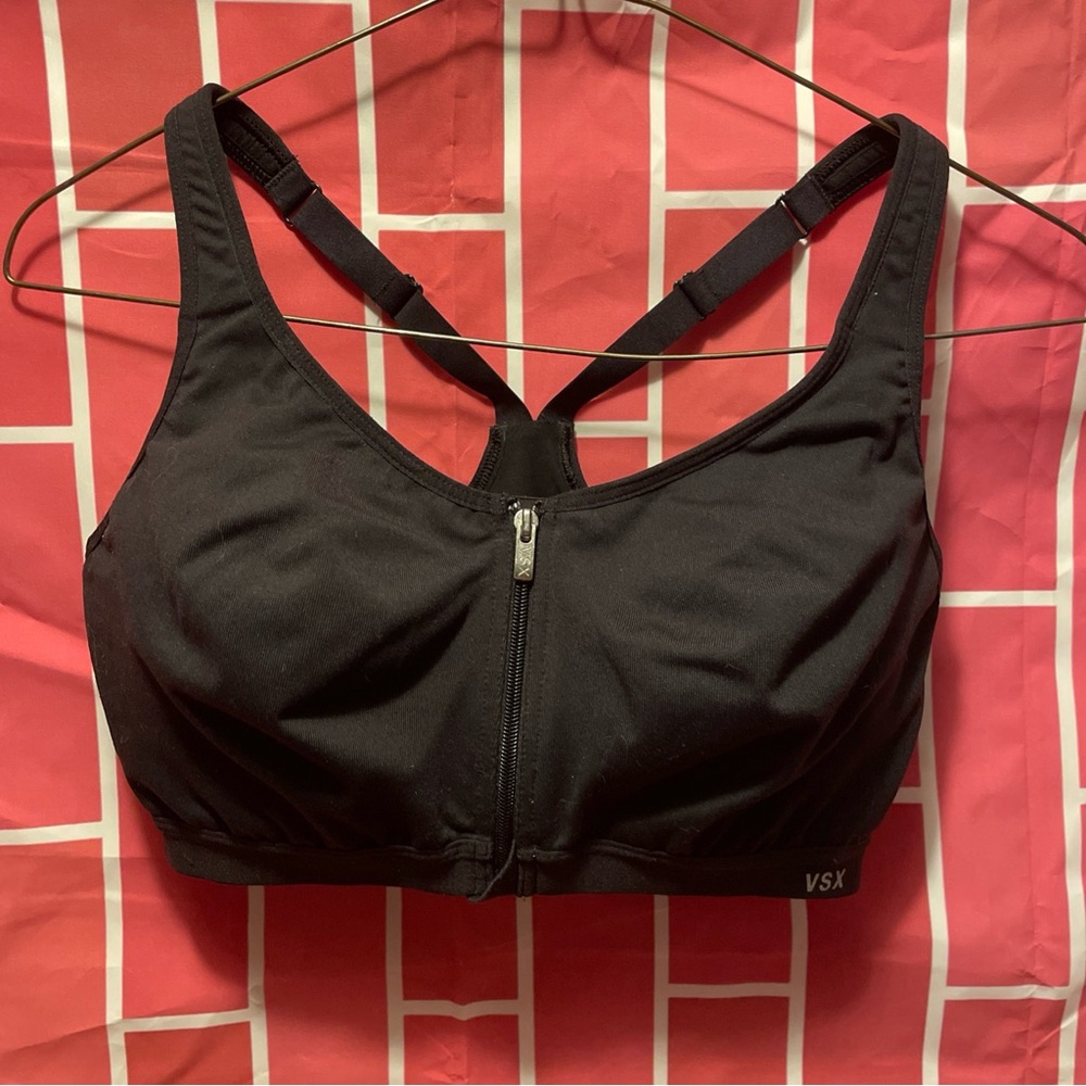 Victoria's Secret VSX Front Zipper Closure Padded Sports Bra Size 38C- in Black